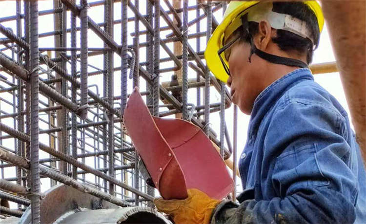 1320螺旋管廠家，給水防腐螺旋管，內(nèi)徑1600mm螺旋管，螺旋焊管2400